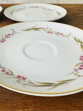 Prestige 1970’s Fine China Japan Floral Berry Gold Rim Saucer Set/6 Vintage Tea